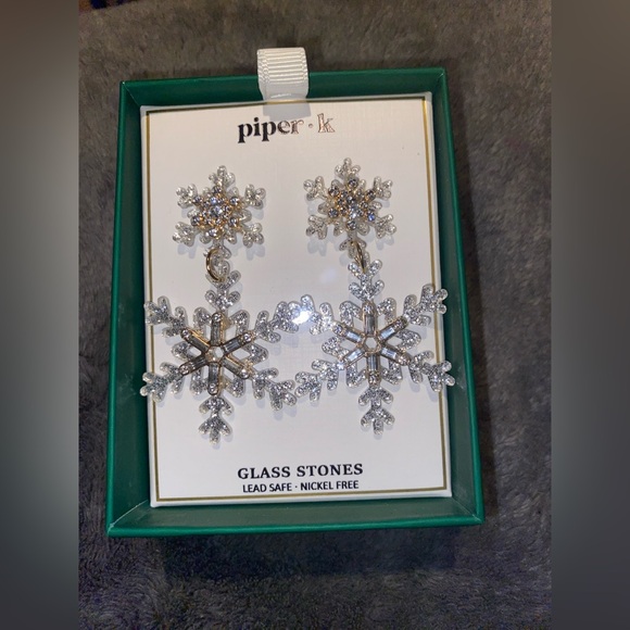 BNIB Piper K Silver Snowflake Drop Earrings with Glass Stones $45 - Picture 2 of 4